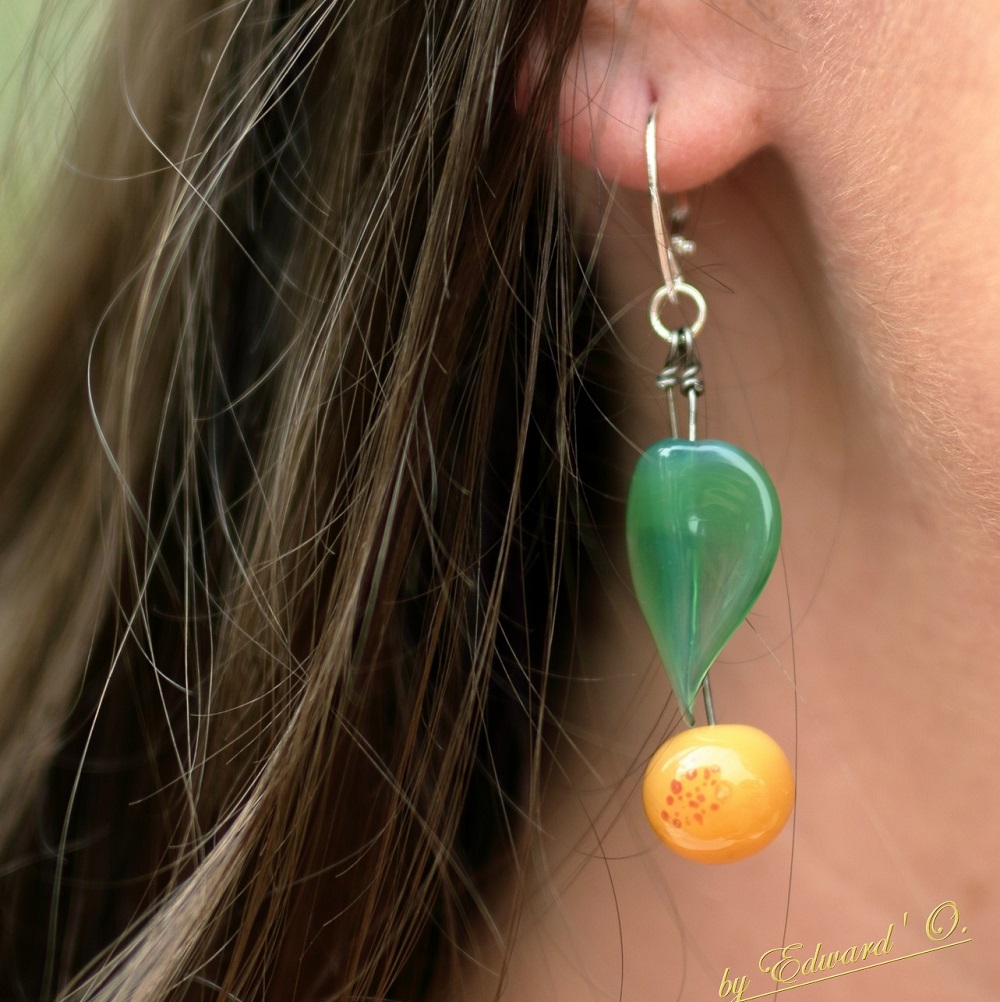 Boucles d'oreilles Mirabelles sur modele grosse taille
